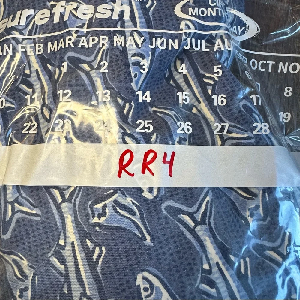 Vineyard Vines‎ Shorts Men's 28 Blue Fish Print Performance Breaker Shorts